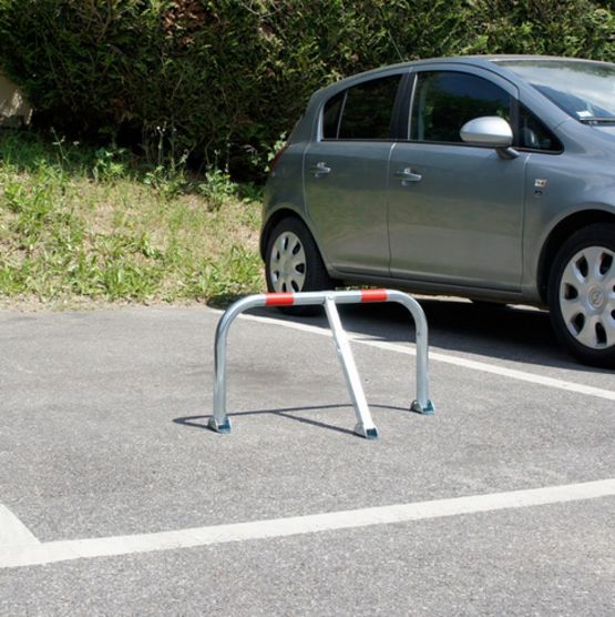  Arceau parking rabattable Stopcar avec cadenas - produit présenté par NORMEQUIP