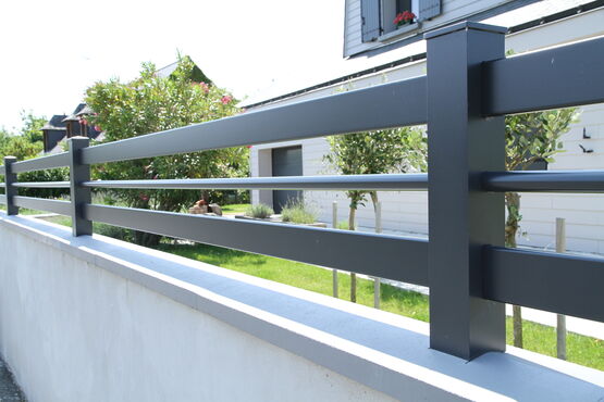  Clôtures en aluminium au design harmonisé | Horizontale - Clôture métallique
