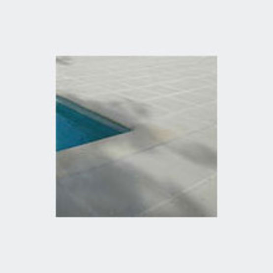 Dalles en pierre reconstituée pour pourtour de piscine | Les Marina