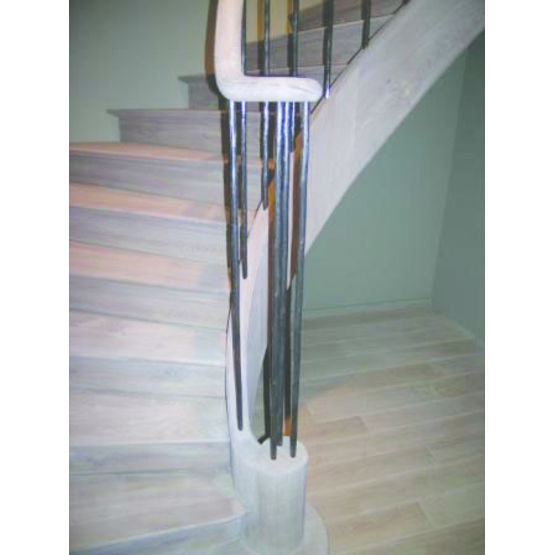Escalier en chêne à balustrade en fer forgé | Escalier bois fer forgé
