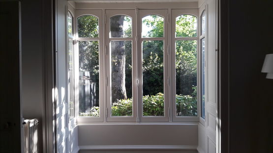  Fenêtre en bois adaptée aux maisons de caractère et batiments historiques  - LEUL MENUISERIES