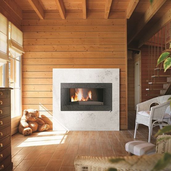  Foyer à bois 14 kW à post combustion et grand volume de chauffe | Foyer Décor 1000 Symphonie 6523-44 - INVICTA