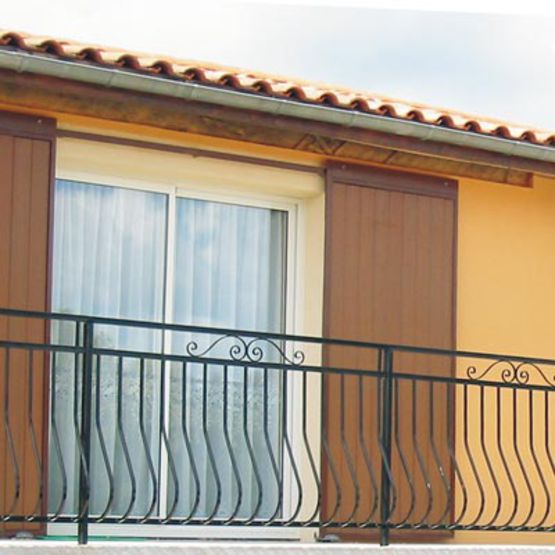 Garde-corps à barreaudage galbé pour balcon et rampant | Garonne