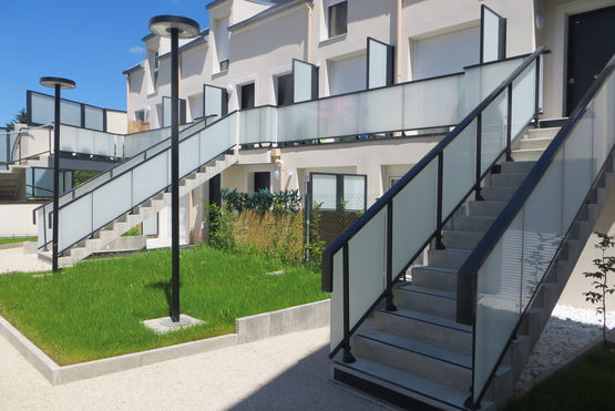 Garde-corps en aluminium pour toiture terrasse accessible et balcon | Panorama - produit présenté par DANI ALU