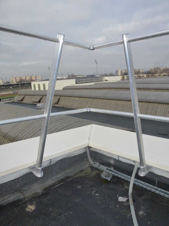 Garde-corps fixe en aluminium pour terrasses, plateformes et toitures | ANOXA - produit présenté par ANOXA
