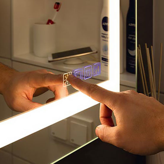 Miroir à LED connecté et multifonction, pour salles de bains &amp; hôtellerie - produit présenté par HÄFELE