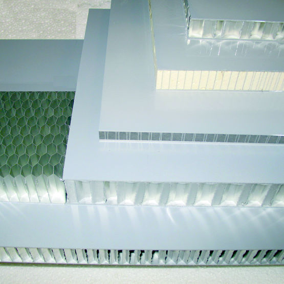 Panneau alvéolaire en aluminium pour plancher, façade ou aménagement | Luxboard A/AK