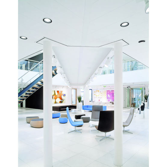 Plafond suspendu acoustique pour espaces publics et commerciaux | Sierra OP