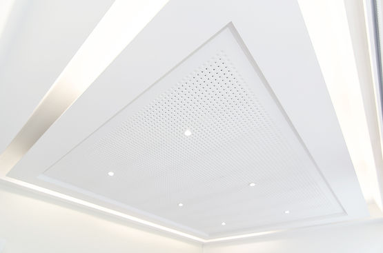 Plafonds décoratifs et acoustiques avec perforations | GEODECO Gamme Constellation