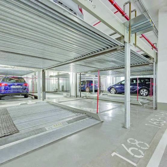 Plate-forme automatisée pour agencement de parking collectif | Combilift 552