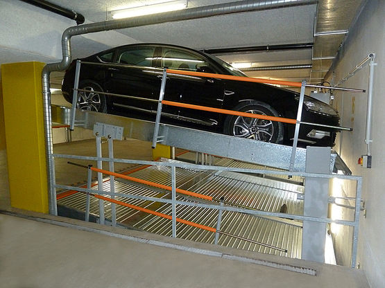  Plates-formes mobiles pour parquer deux ou quatre véhicules sur deux niveaux | Parkings mécanisés - Plate-forme de superposition pour véhicules