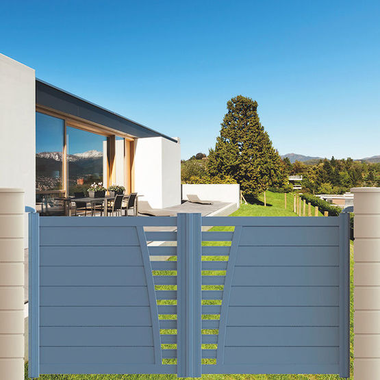 Portail aluminium battant ou coulissant avec remplissage semi-plein et décor à barreaudage | Portail alu design BEL-AIR