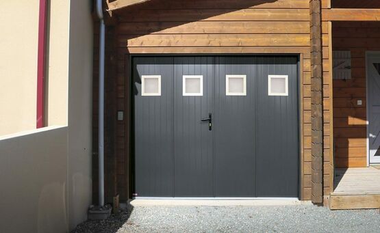  Porte de garage traditionnelle 4 vantaux aluminium | Icare	 - Porte battante de garage