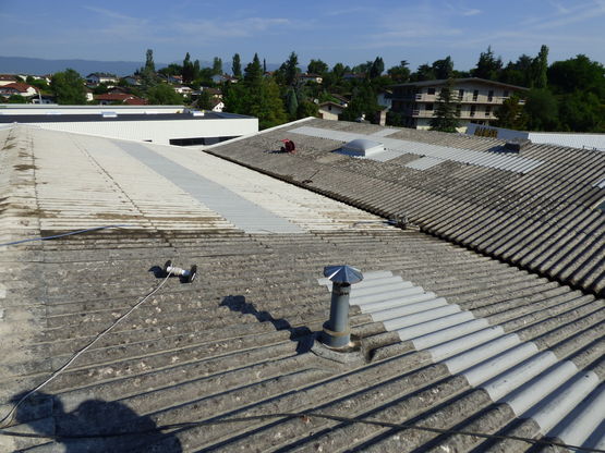Processus de nettoyage et rénovation des toitures amiantées | Spartacus Système - produit présenté par SPARTACUS SYSTEME SAS