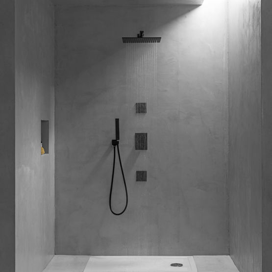 Robinetterie et accessoires de salle de bains aux finitions noires mates | Black Elements - produit présenté par PORCELANOSA