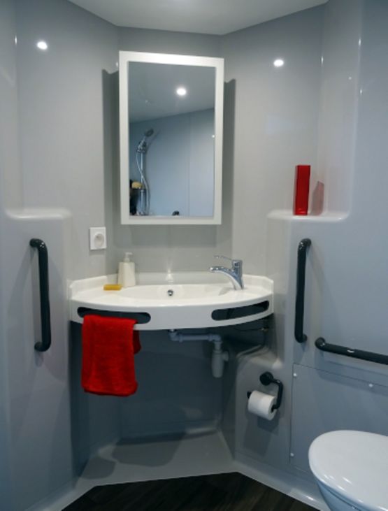  Salle de bain monobloc compacte et médicalisée | MELLITE - BAUDET