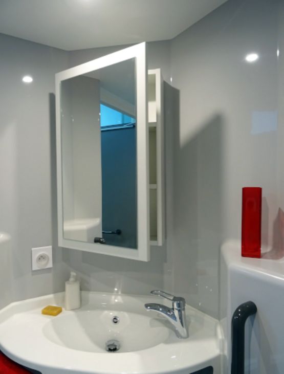  Salle de bain monobloc compacte et médicalisée | MELLITE - Salle de bain monobloc