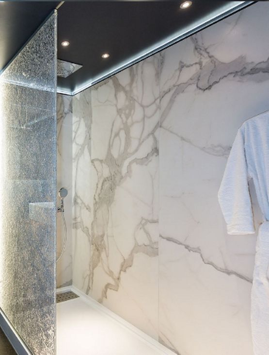 Salle de bain préfabriquée modulable pour l’hôtellerie | LINEO | Gamme BAUDET STANDING - produit présenté par BAUDET