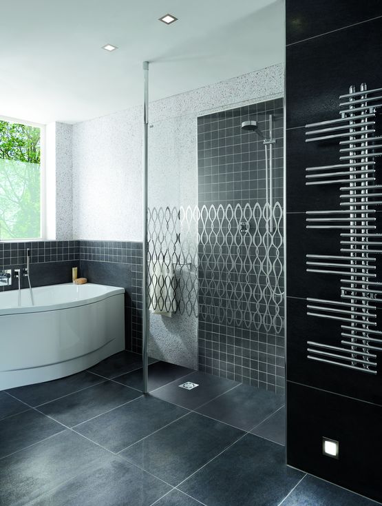  Siphon de douche en acier inoxydable, avec couverture à fente pour une douche à l’italienne esthétique et fonctionnelle | Siphon ACO Showerdrain Eko - ACO