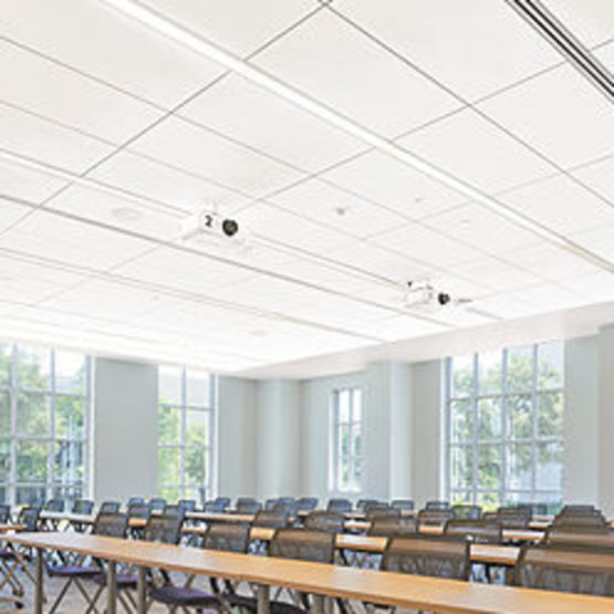  Solution de plafond avec intégration de lumières et de systèmes de ventilation | Techzone - Plafonds suspendus en plâtre