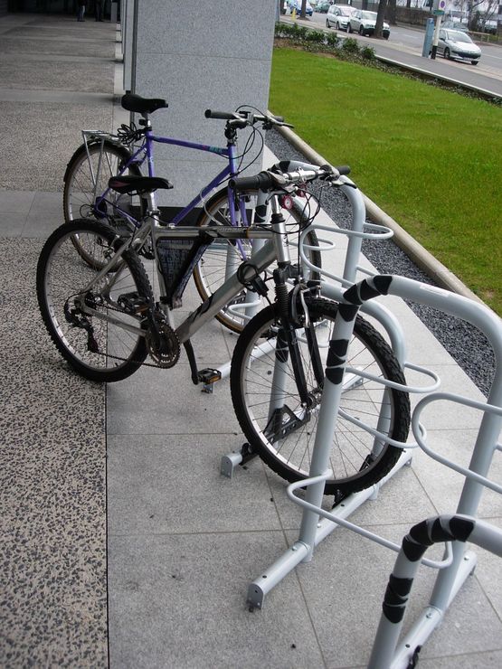  Accroche-vélos modulaire en tube d&#039;acier  | NEW BETA - SOLUVELOS