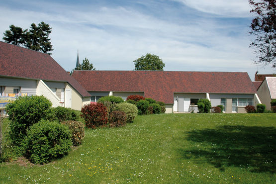  Ardoises en fibres-ciment pour toiture et façade | Pommay - Couverture en fibres-ciment ou résine béton