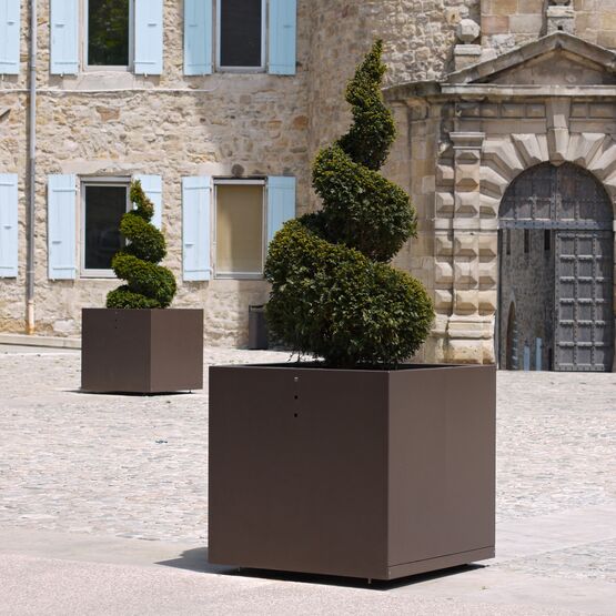 Bac à fleurs urbain | Bac à fleurs Kub en acier découpé laser