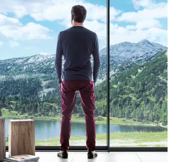  Baie coulissante motorisée à montant central ultrafin | SLINOVA - REHAU