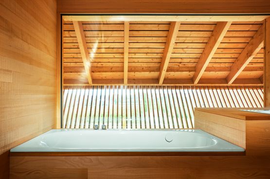 Baignoire encastrable au trop-plein latéral en acier titane vitrifié | BetteComodo Latéral - BETTE
