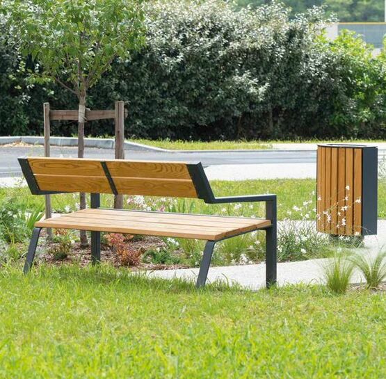 Banc en acier avec assise et dossier en bois exotique | Berlin - produit présenté par AREA