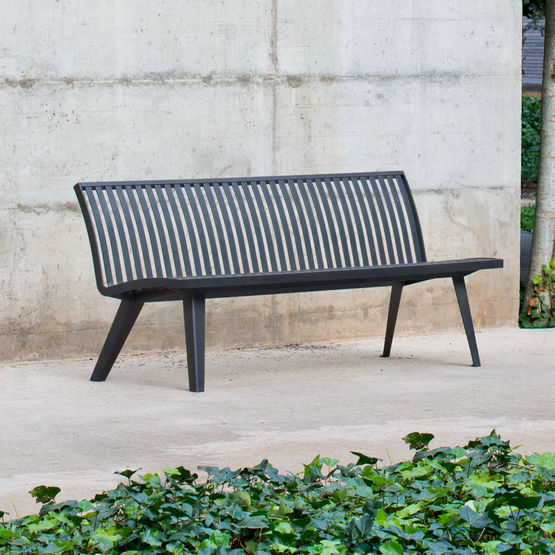 Banc extérieur à structure acier