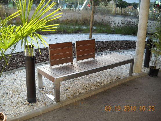  Banc public design contemporain inox-bois avec option dossiers | BASKOP - NORCOR