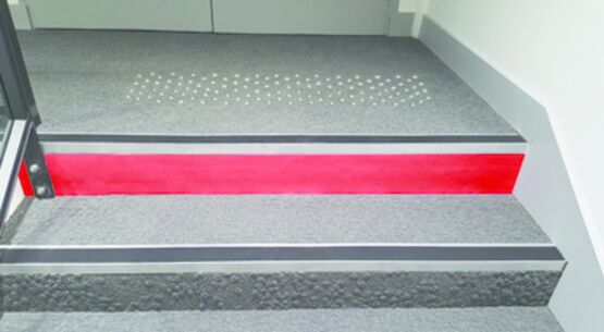 Bandes contremarches adhésives | RT-S100  - produit présenté par ROMUS