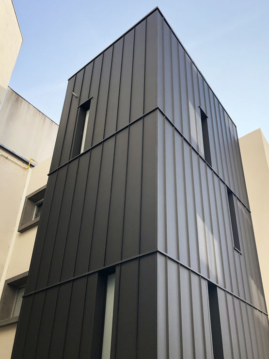 Bardage architectural en acier à joint debout | EPURE - 4 modèles de 4 largeurs pour des façades régulières ou rythmées  - produit présenté par ATELIERS 3S
