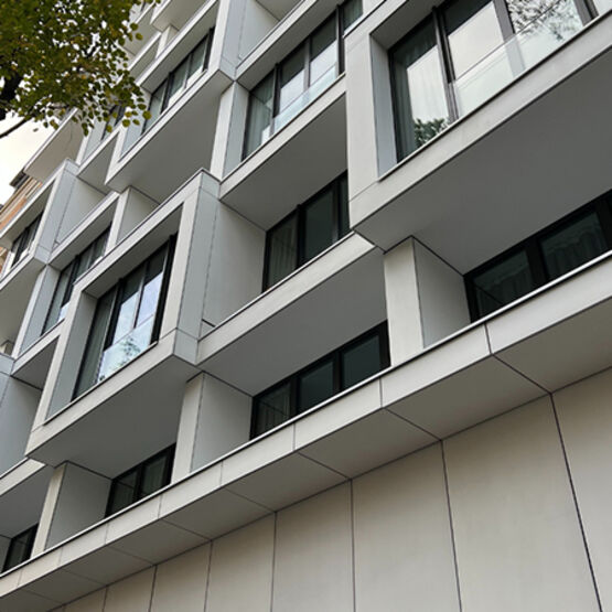 Bardage en béton fibré ultra hautes performances 16mm  | FClad - produit présenté par FEHR