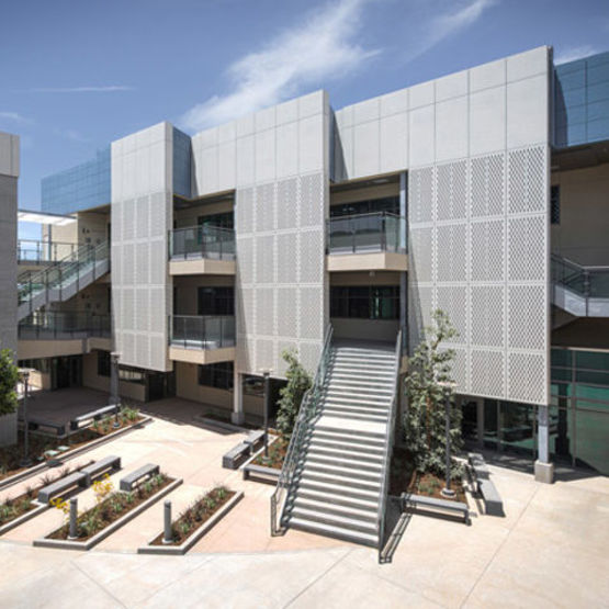  Bardage panneaux fibres ciment SCB | SWISSPEARL Ligne NOBILIS - SCB