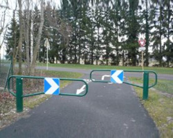  Barrière de contrôle d’accès | Barrière pivotante courte SEMCO en acier peint - SEMCO