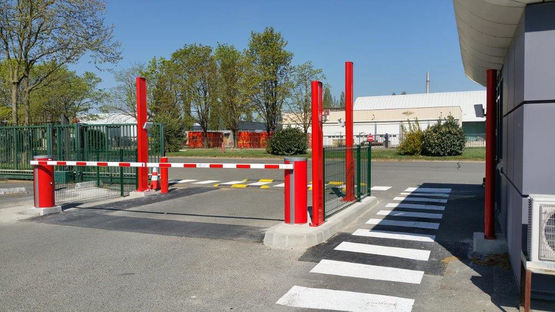 Barrière levante motorisée 8 à 12 m | BL 41