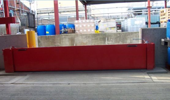 Barrière pivotante anti-inondation et rétention de pollution | BP - produit présenté par 2 L'EAU PROTECTION