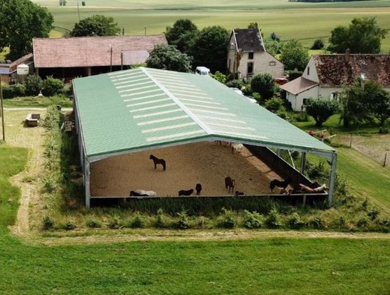 Bâtiment acier galvanisé, idéal activités équestres - 20,6x48x5m