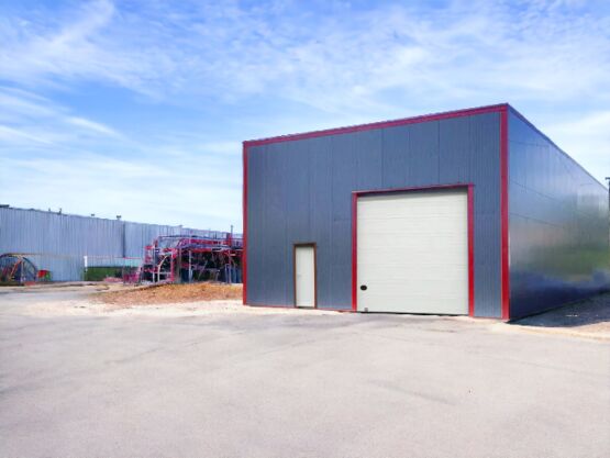  Bâtiment industriel avec acrotère et portes -  300m² - Autres constructions modulaires préfabriqués