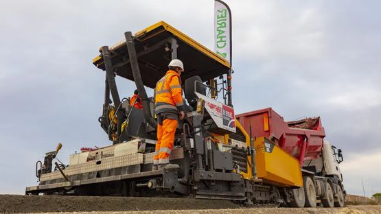  Béton compacté avec liant hydraulique décarboné | Rolltec bicouche - Revêtement de voirie en béton