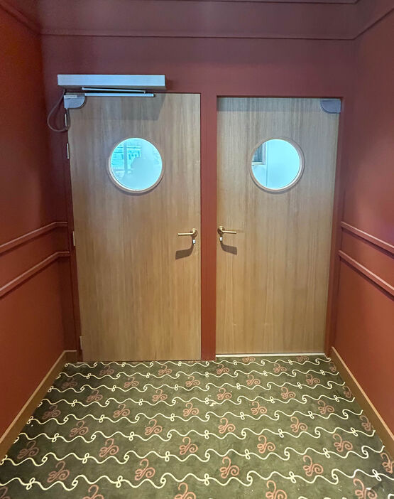 Bloc-porte simple vantail avec opérateur d'ouverture - POLYTECH
