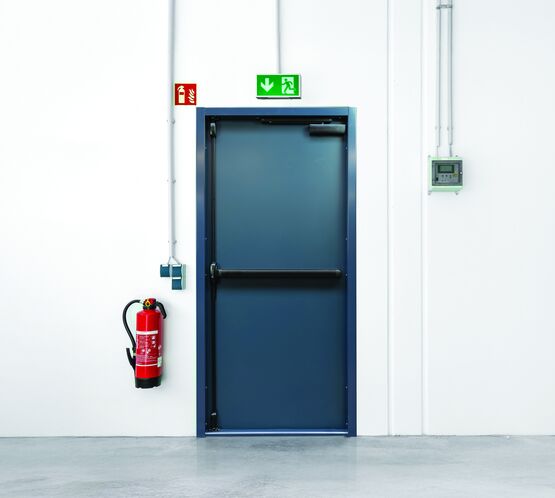  Bloc-porte technique antieffration en tôle acier galvanisé sur bâti métallique à un vantail  | PMT antieffraction - MALERBA