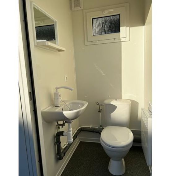 Blocs ou modules sanitaires 5&#039; et 8&#039; pour chantiers, industries et évènementiel  - produit présenté par EUROPBOX CONTAINERHANDEL GMBH