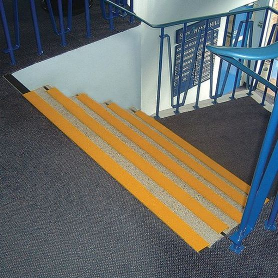  Bord de marche super agrippant antidérapant pour escalier, passerelle et rampe | Watco  - WATCO