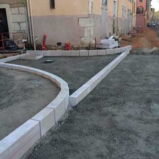  Bordures en pierre naturelle pour voirie | Bordures en pierre de Comblanchien - SETP