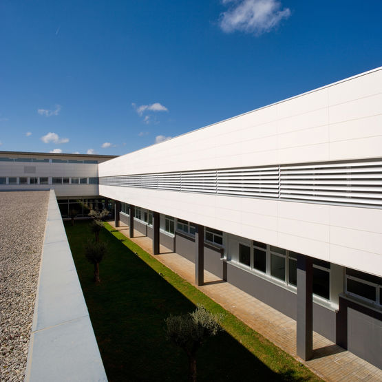  Brise-soleil à lames fixes  horizontales ou verticales - Brise-soleil à lames fixes