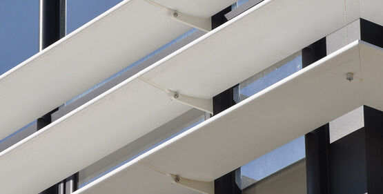  Brise-soleil aluminium pour mur-rideau | TANAGRA - Brise-soleil à lames orientables