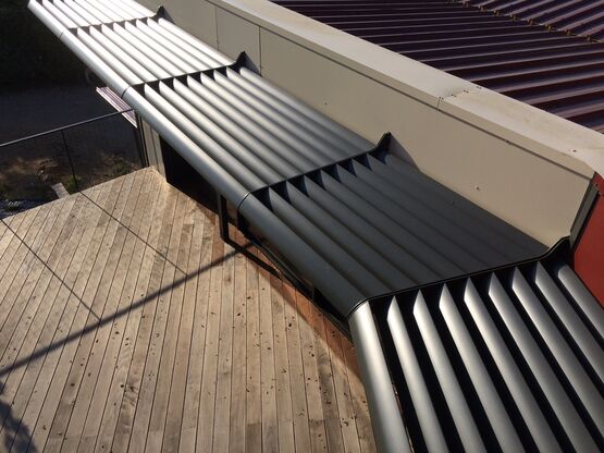  Brise-soleil fixe entre consoles en casquette | AZUR-RECTILIGNE consoles - TELLIER BRISE SOLEIL